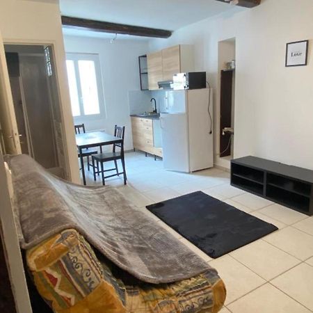Petit Appartement Calme En Plein Centre Du Village De Ribiers Buitenkant foto