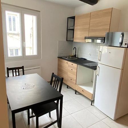 Petit Appartement Calme En Plein Centre Du Village De Ribiers Buitenkant foto