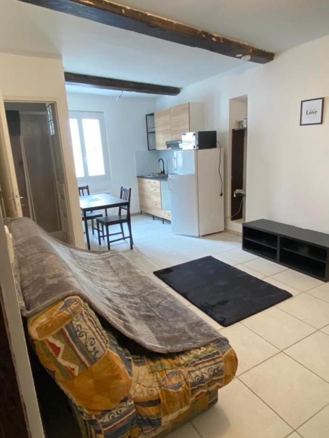 Petit Appartement Calme En Plein Centre Du Village De Ribiers Buitenkant foto