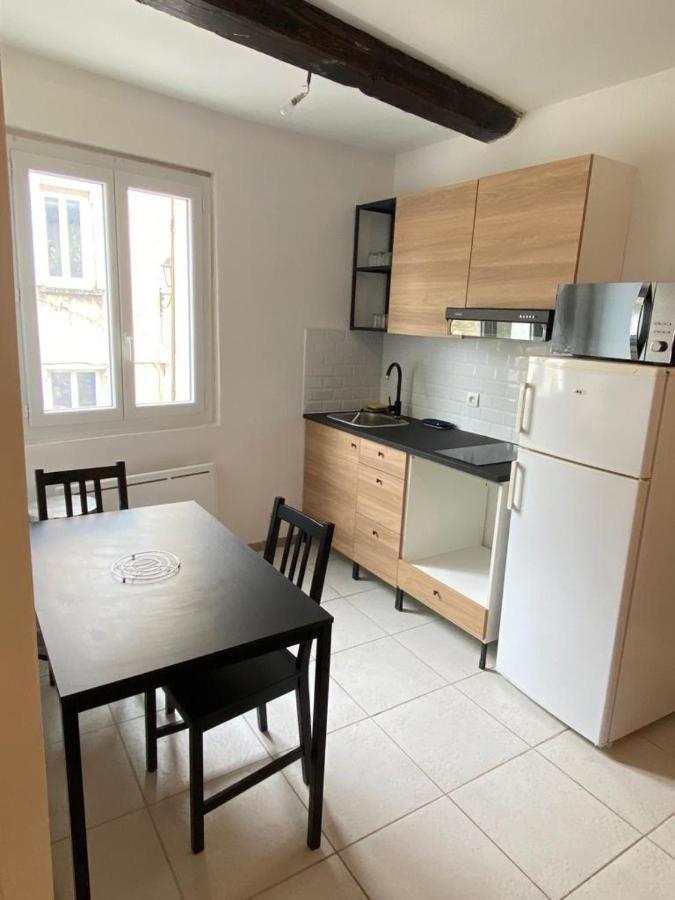 Petit Appartement Calme En Plein Centre Du Village De Ribiers Buitenkant foto